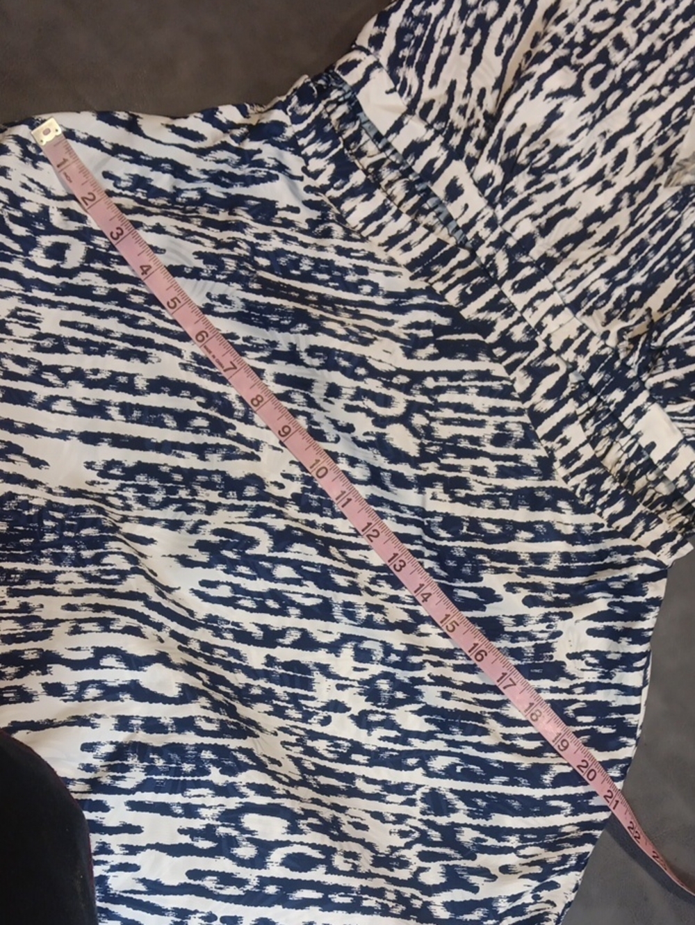 NWT. Sofia Blue & White Abstract V-Neck Midi Dress with Side Cutouts - Picture 13 of 14